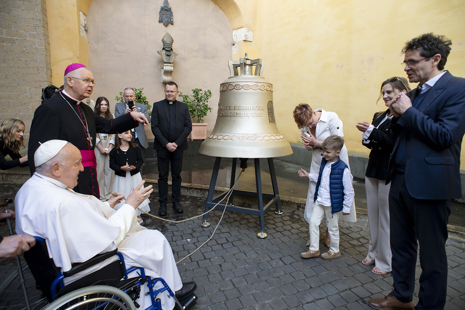 Pope Francis prepared to ring a bell called “The Voice of the Unborn” before his general audience at the Vatican May 15. The bell was made for a parish in Kazakhstan by the Yes to Life Foundation, a pro-life group in Poland.